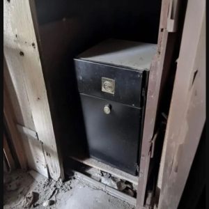 I Finally Dared to Sort Through His Belongings in the Garage I Finally Dared to Sort Through His Belongings in the Garage