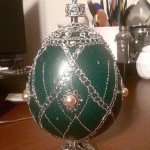 Husband Mocks Old Egg Wife Bought at Flea Market, so She Husband Mocks Old Egg Wife Bought at Flea Market, so She